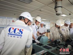 琼州海峡“五一”节前客滚